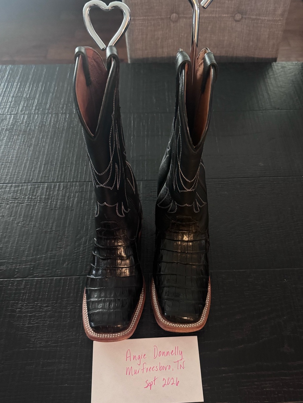 Ladies Tony Lama black alligator 🐊Boots with Contrasting Stitchin